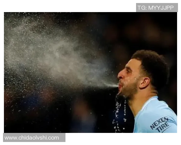 足球明星吐口水视频下载引发热议球迷反应各异引关注
