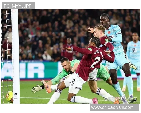 帕克足球明星合影照片展现球场魅力与友谊的精彩瞬间